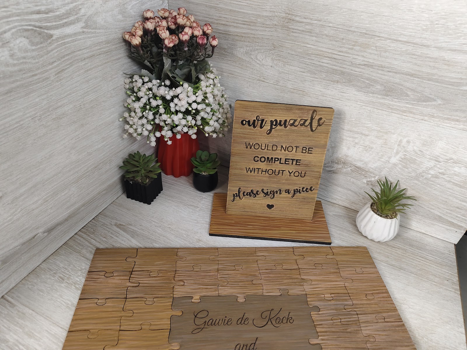 Wedding puzzle guestbook with sign